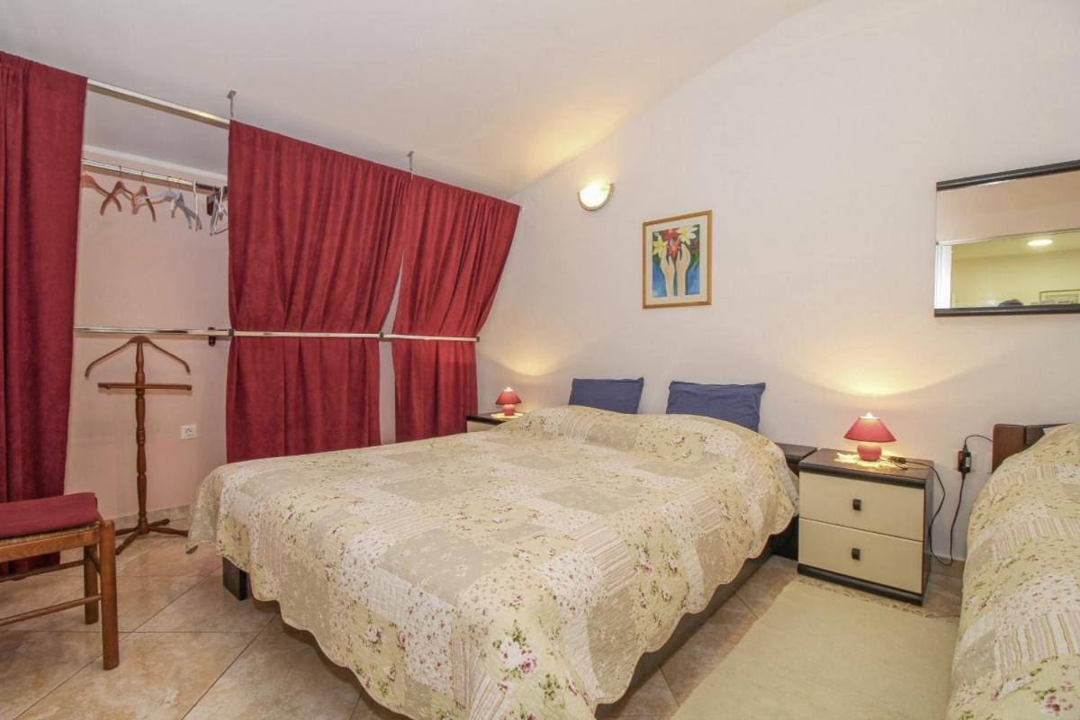 Dalibor In Jakacici - Haus Fuer 2-4 Personen Gračišće Bagian luar foto
