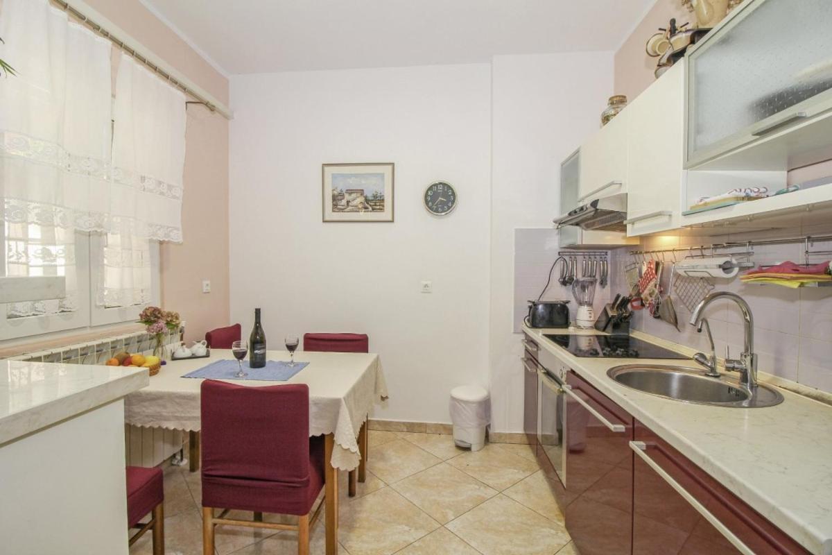 Dalibor In Jakacici - Haus Fuer 2-4 Personen Gračišće Bagian luar foto