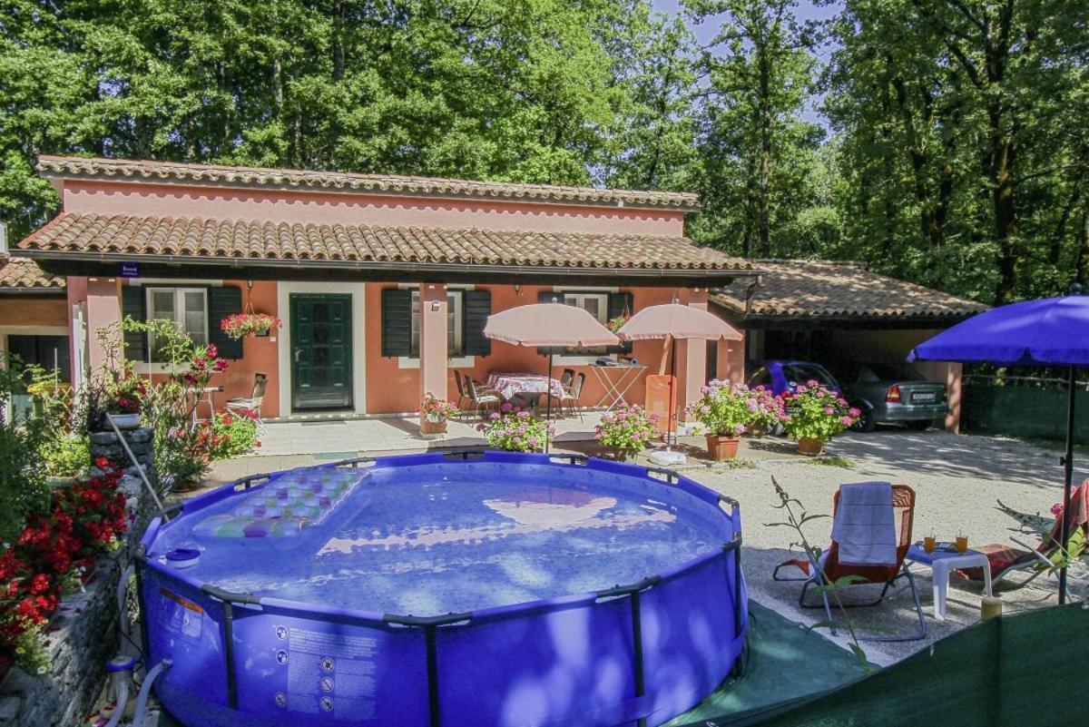 Dalibor In Jakacici - Haus Fuer 2-4 Personen Gračišće Bagian luar foto