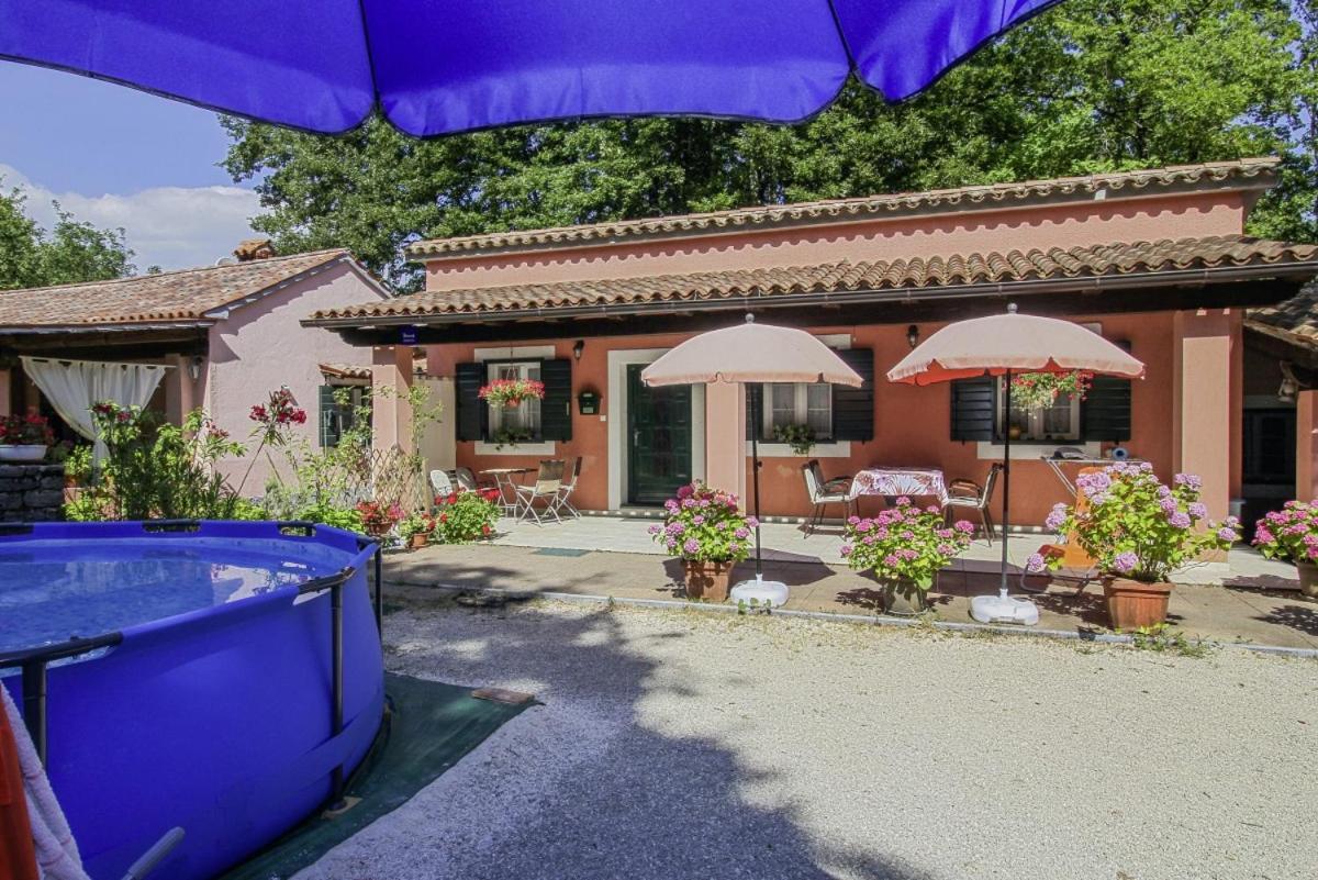 Dalibor In Jakacici - Haus Fuer 2-4 Personen Gračišće Bagian luar foto
