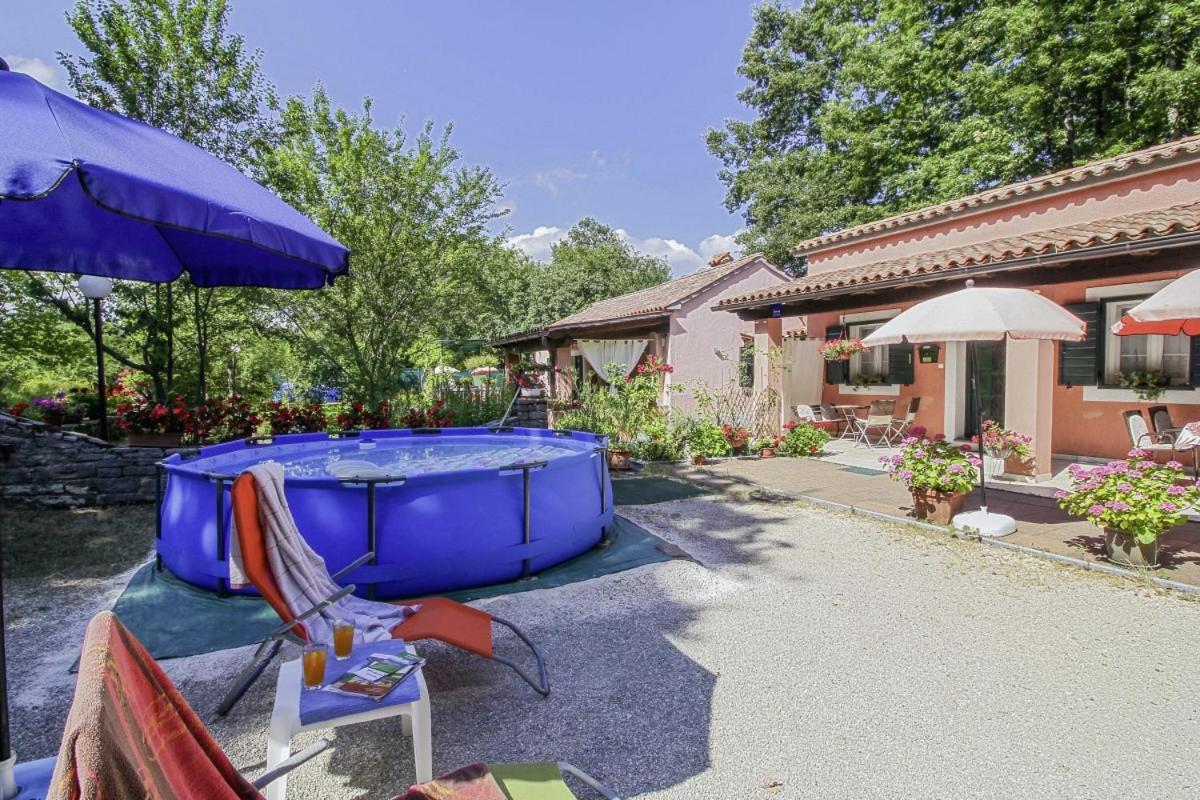 Dalibor In Jakacici - Haus Fuer 2-4 Personen Gračišće Bagian luar foto